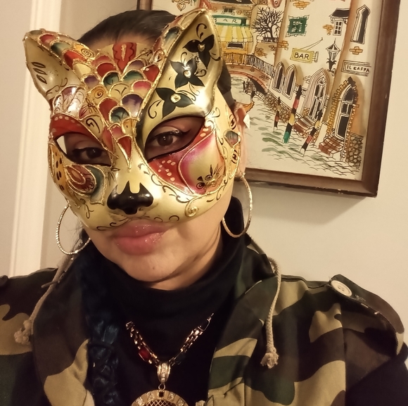 Meet your Posher, Lorrie - Picture 2 of 7